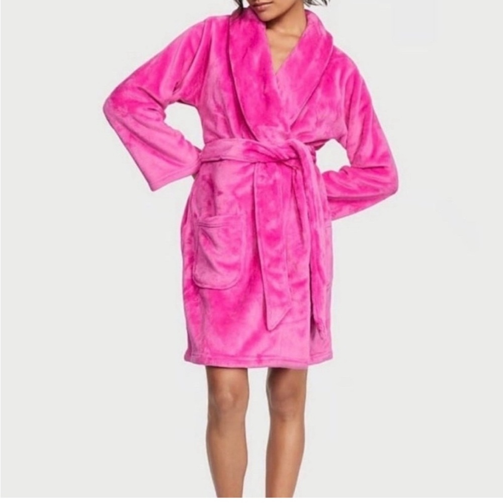 Victoria’s Secret hot pink fluffy bathrobe
